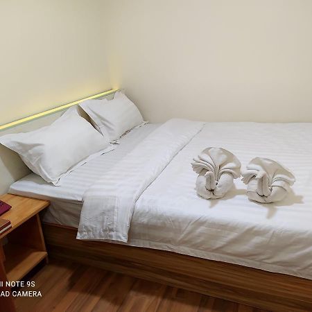 November Hostel Янгон Екстериор снимка