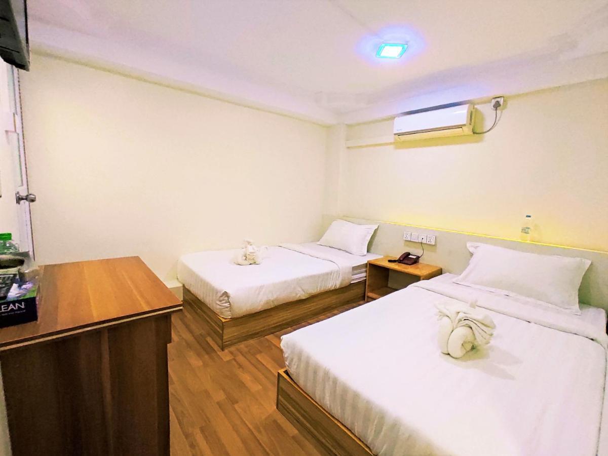 November Hostel Янгон Екстериор снимка