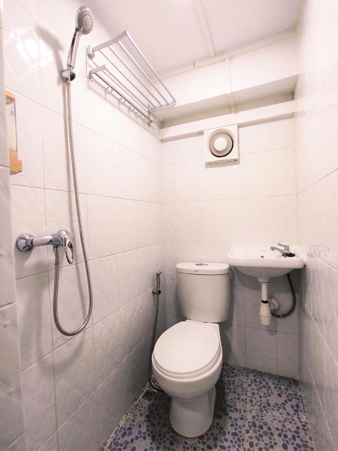 November Hostel Янгон Екстериор снимка