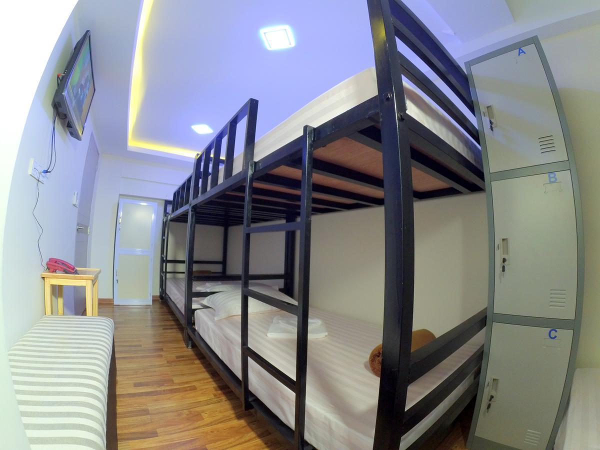 November Hostel Янгон Екстериор снимка